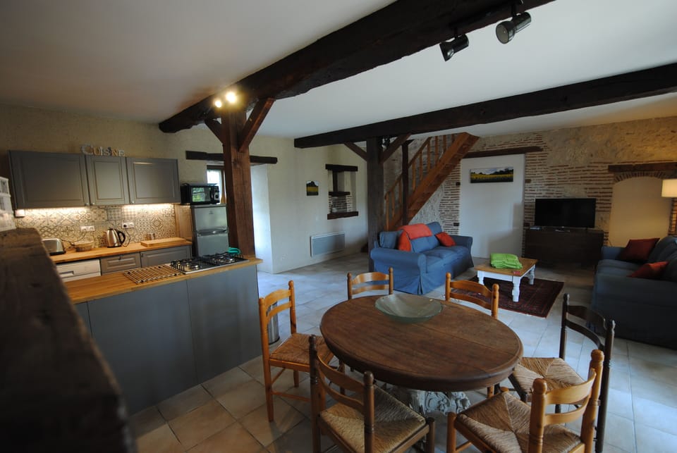 living area with antique dinning table