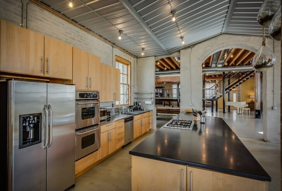 Fully Stocked Kitchen
