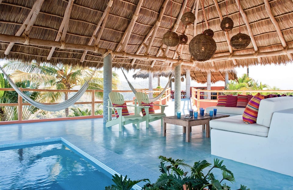 The living room and hot tub 