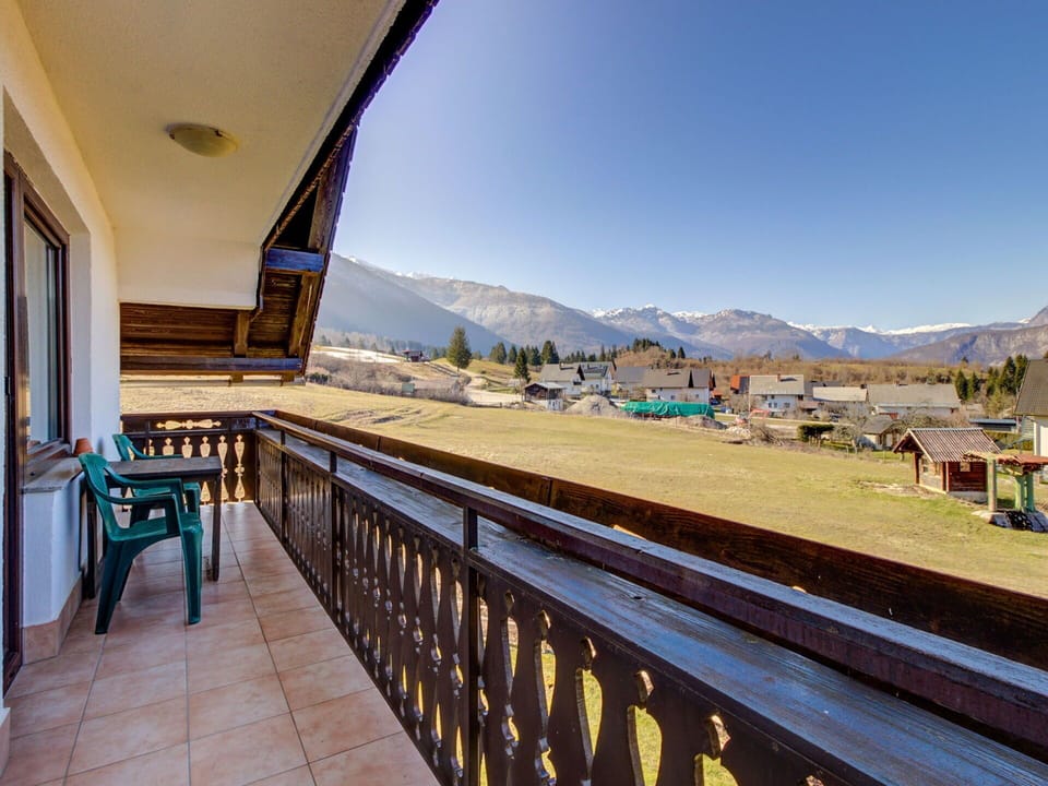 Hill, Mountain Range, Valley, Hill Station, Ridge, Alps, Mountain Village, Massif, Summit, Balcony