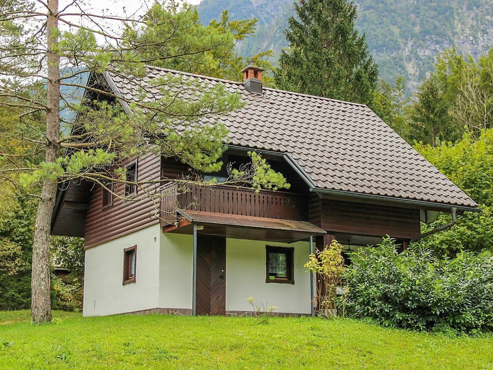 House, Roof, Cottage, Property, Home, Building, Architecture, Tree, Farmhouse, Rural Area
