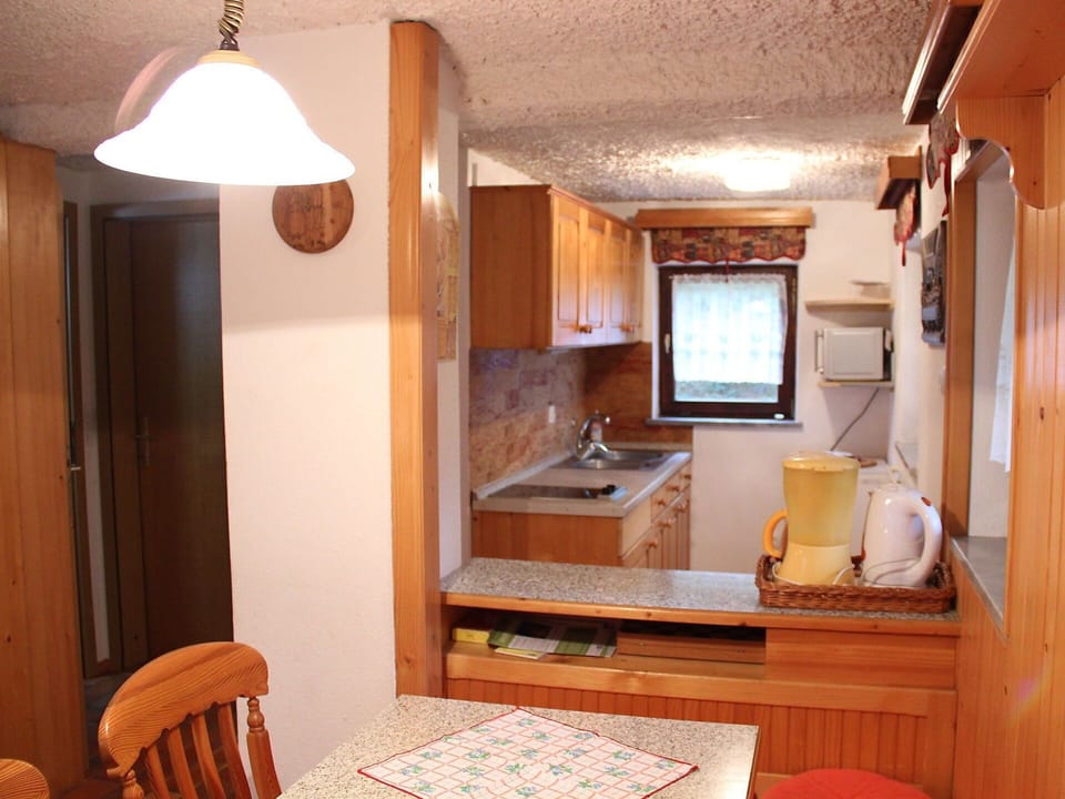 Room, Furniture, Property, Interior Design, Building, Floor, Ceiling, Cabinetry, Architecture, House