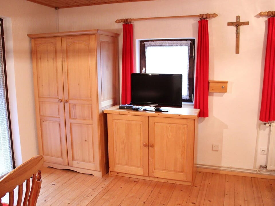 Room, Furniture, Property, Interior Design, House, Building, Floor, Cabinetry, Hardwood, Cupboard