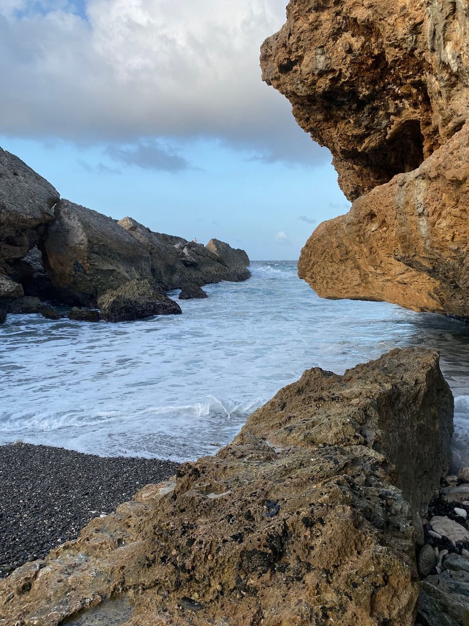 North Coast Bays have crashing waves and rocky beaches.