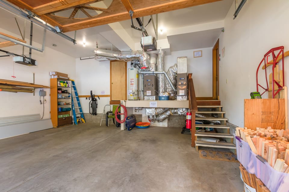 Large 2 Car Garage - Shovels Provided For Winter