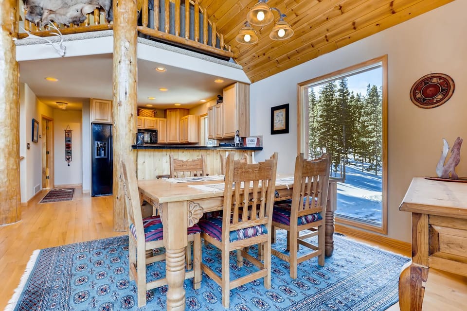 Open Floor Plan lets you entertain and prepare meals.