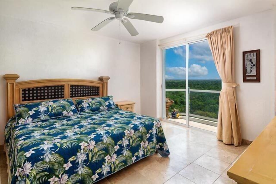 BR #4: King bed, private bath, jungle view and balcony