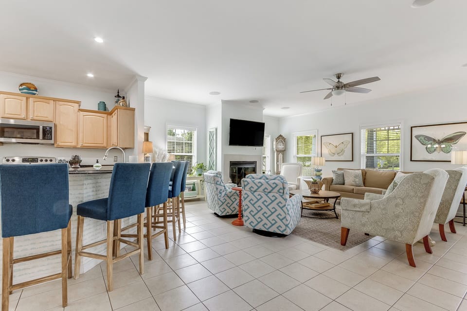 Open floor plan so you don't miss any of the action. 