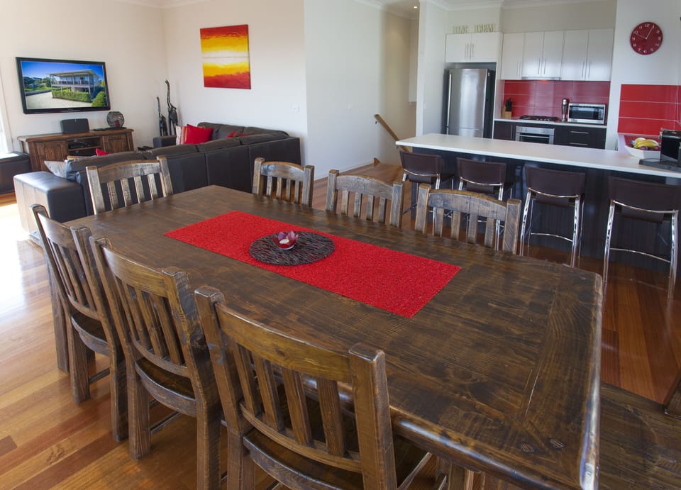 dining, kitchen and lounge area