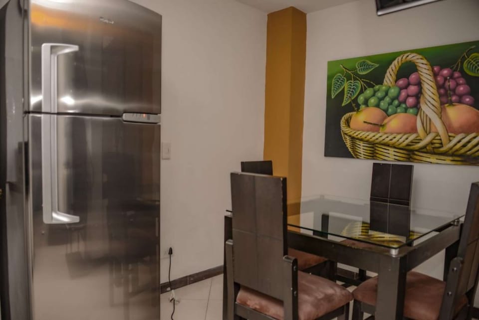 Fridge/Dinning room