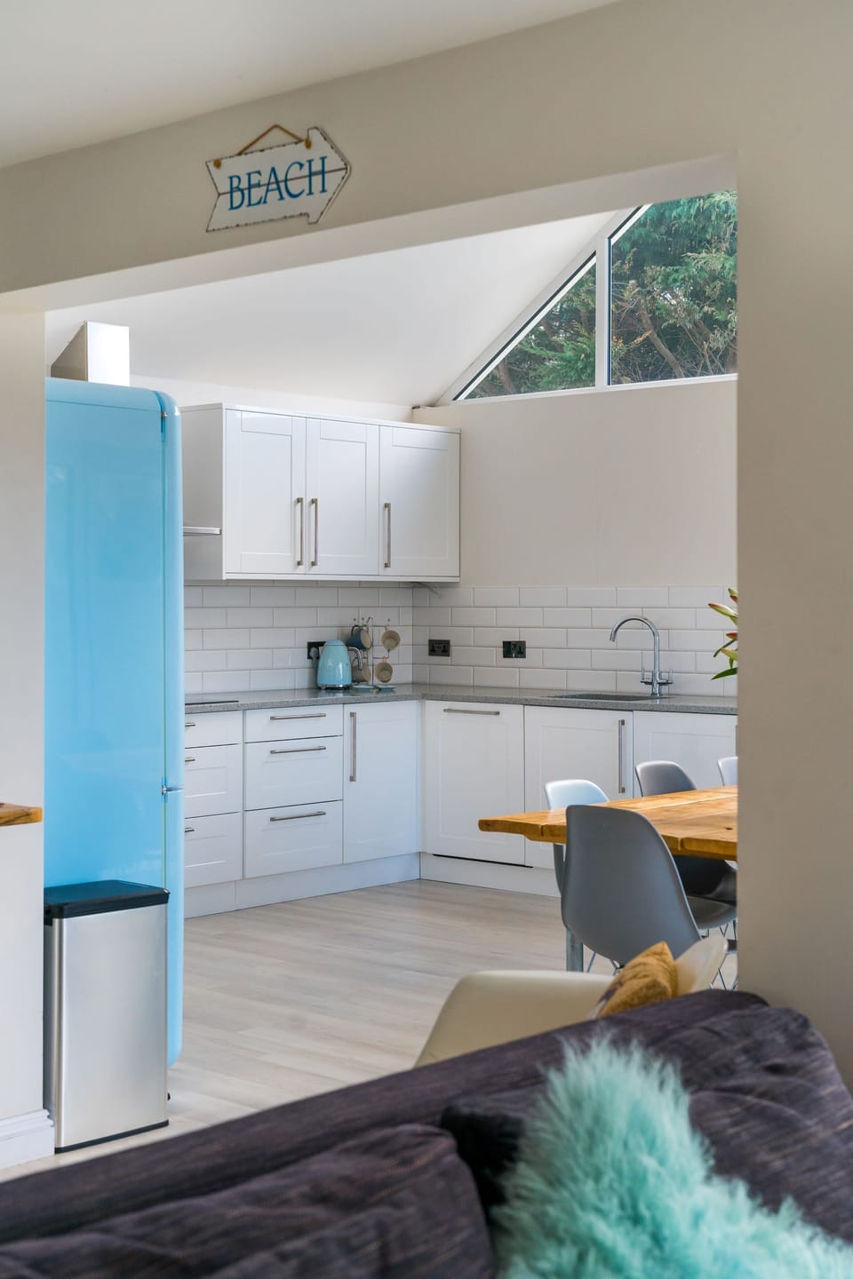 and plenty of space to gather around the dining table