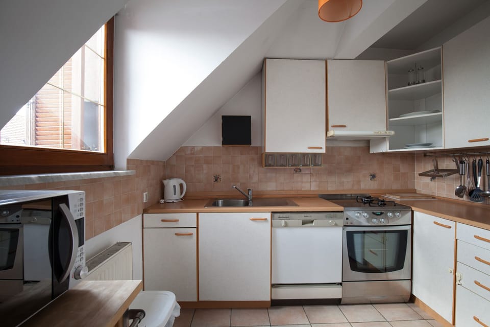 Fully equipped kitchen