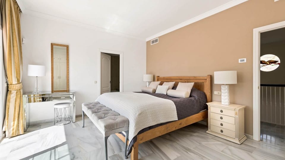 Master super king bedroom with spectacular sea and mountain views..a