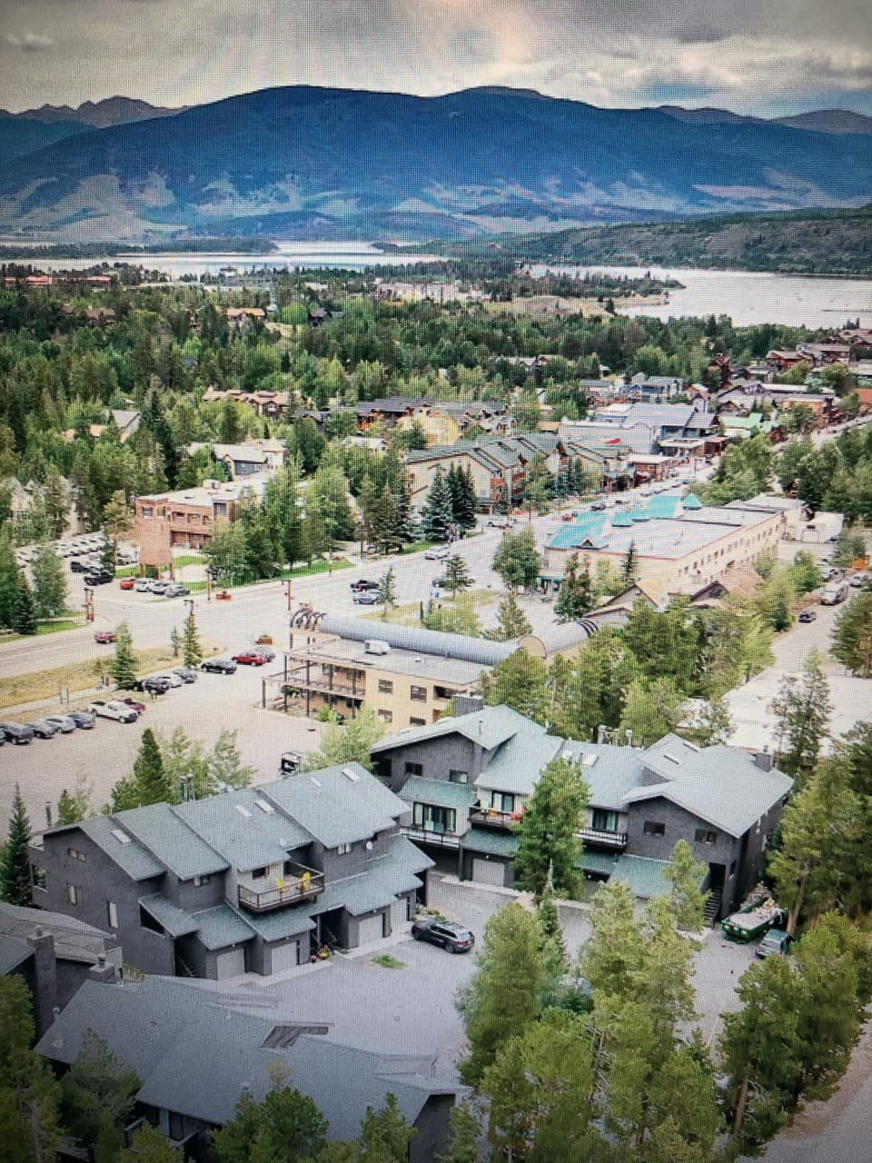 Frisco, Colorado
Only 16 units in Royal Glen / 4 buildings / end unit