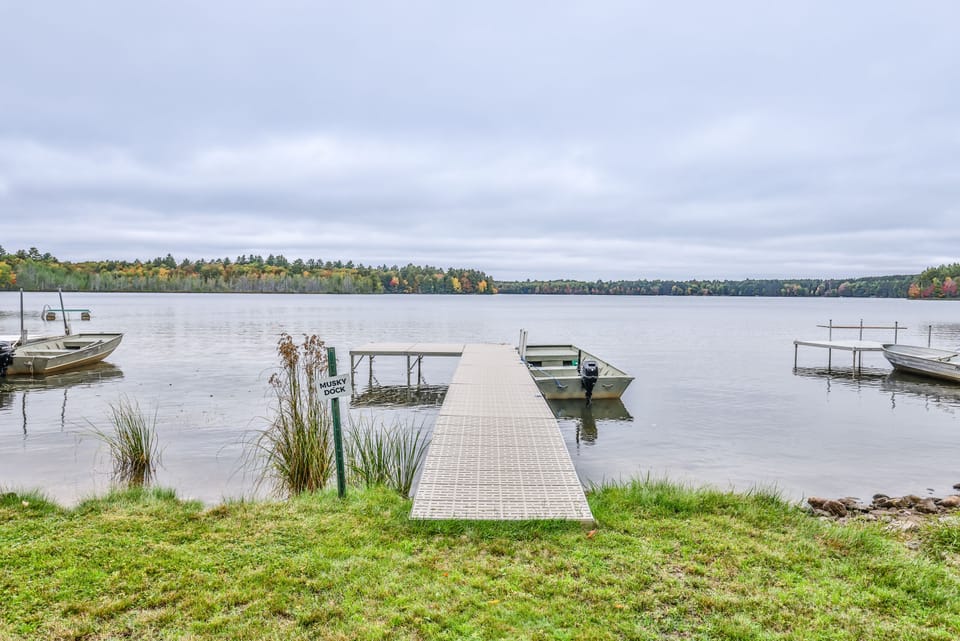 Your own private dock! Bring your pontoon or fishing boat with you! 