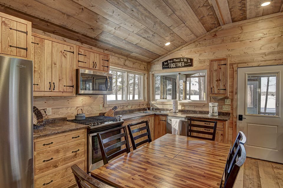 Gourmet Kitchen Lakeside Views