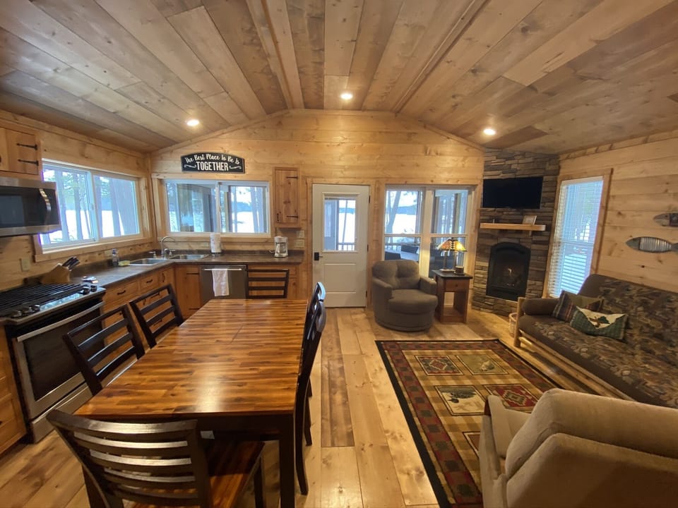 Open Concept Lakeside Living