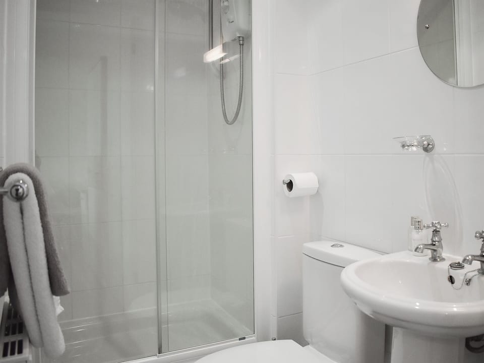 En-suite shower room | View Point, Near Torquay