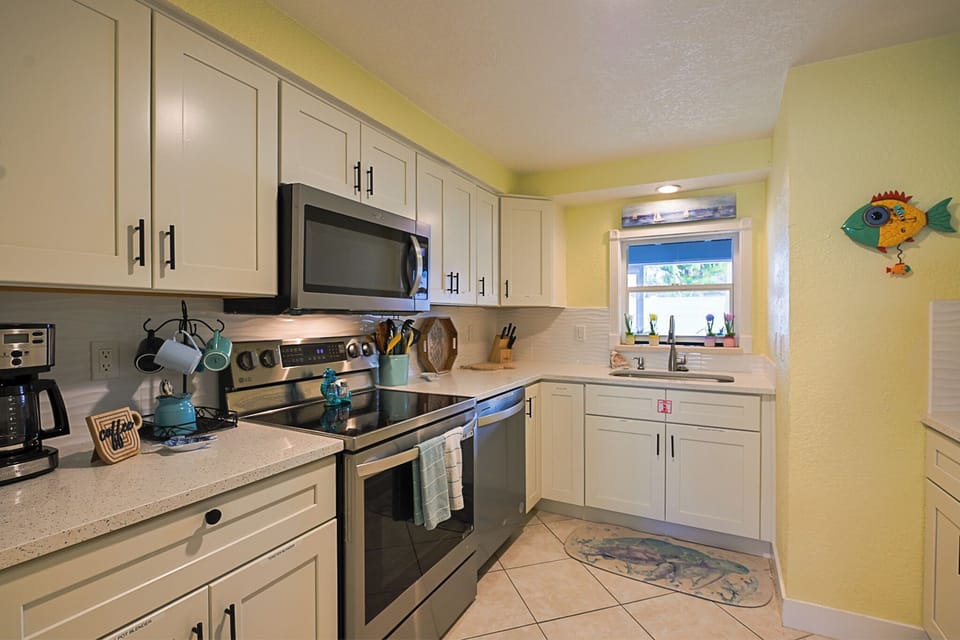 Full kitchen with all the utensils you will need