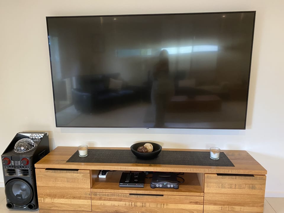 80 inch SMART TV
