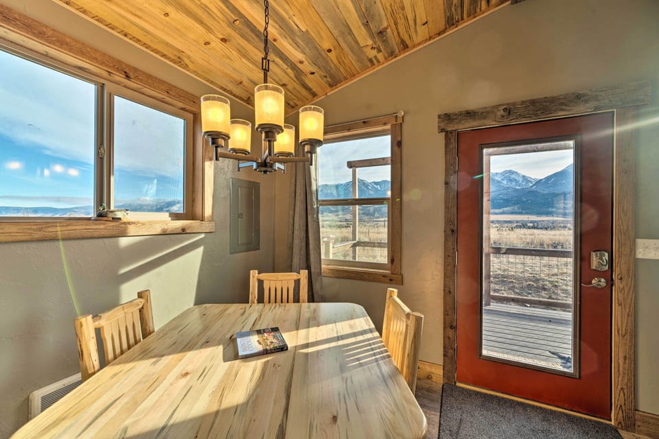 Dining Area | Dishware & Flatware