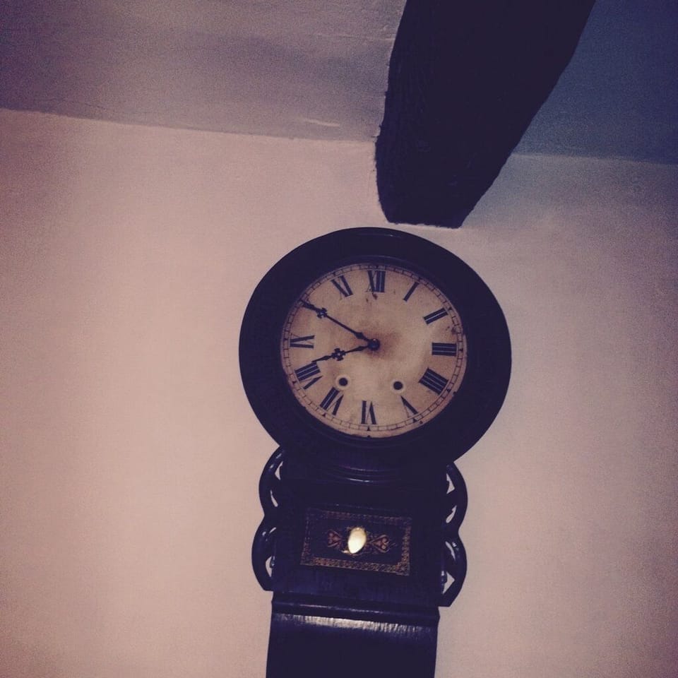 Crooked wall or crooked clock?