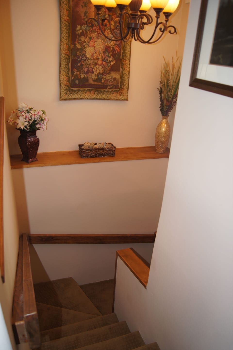 Stairs to Lower Level Bedrooms.