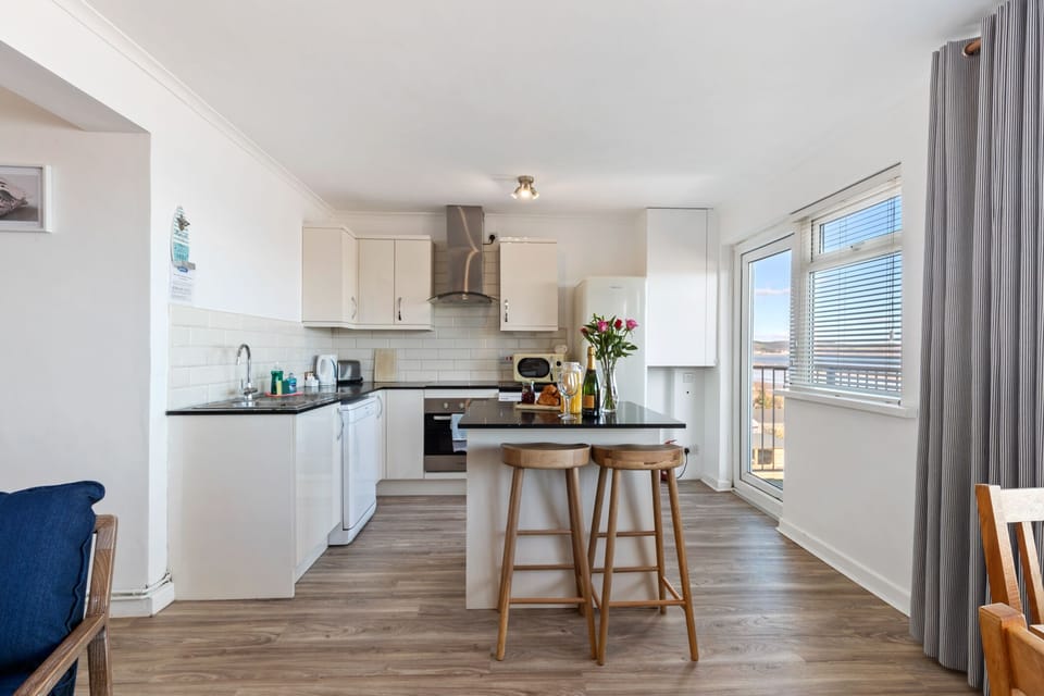 Sea front apartment with views