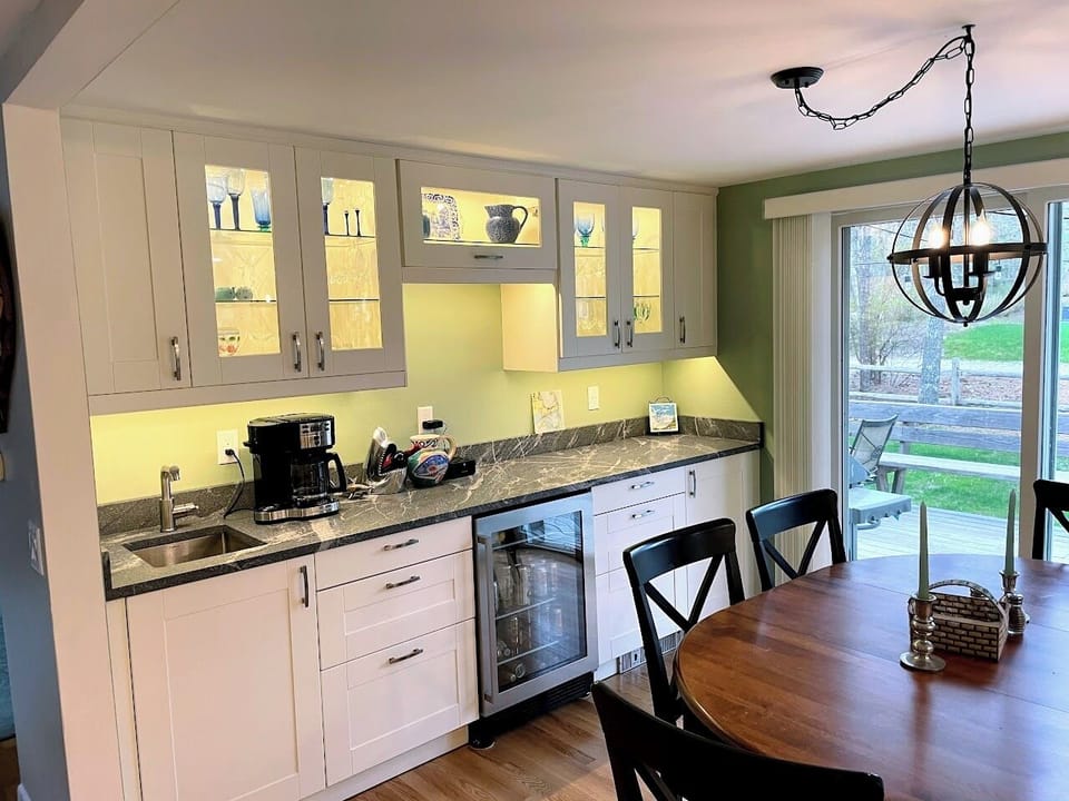 Beverage Bar & Coffee Station