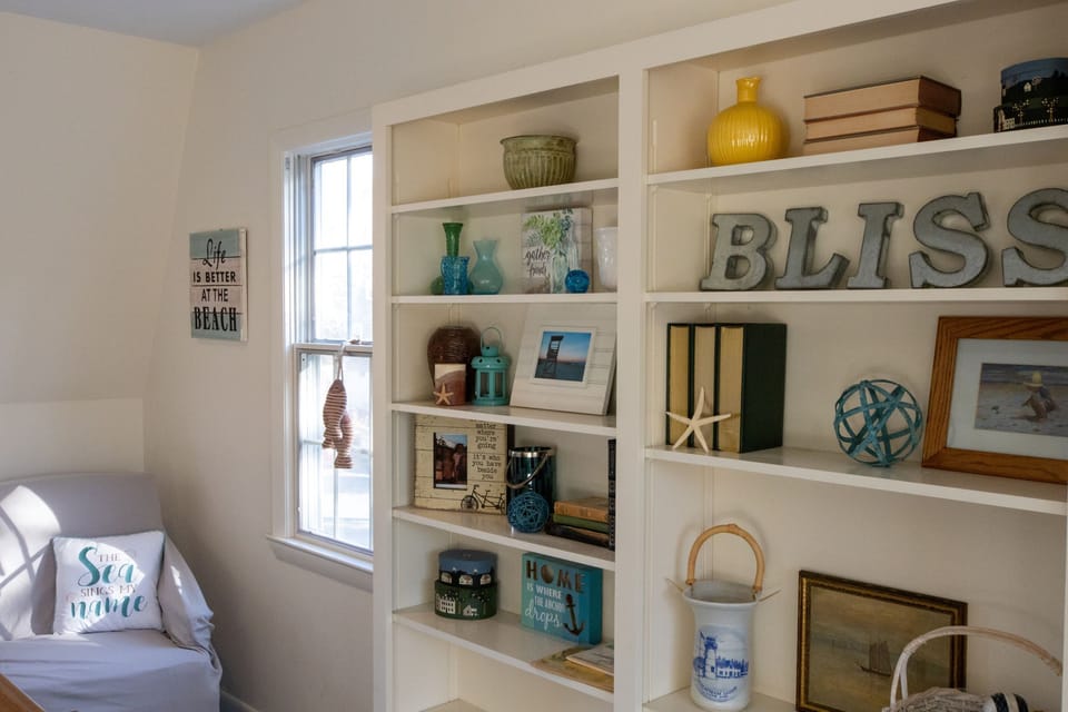 2nd Floor Den & Reading Nook