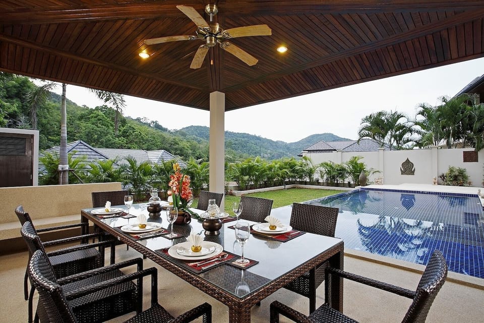 Swimming Pool and Sala table for outside dining