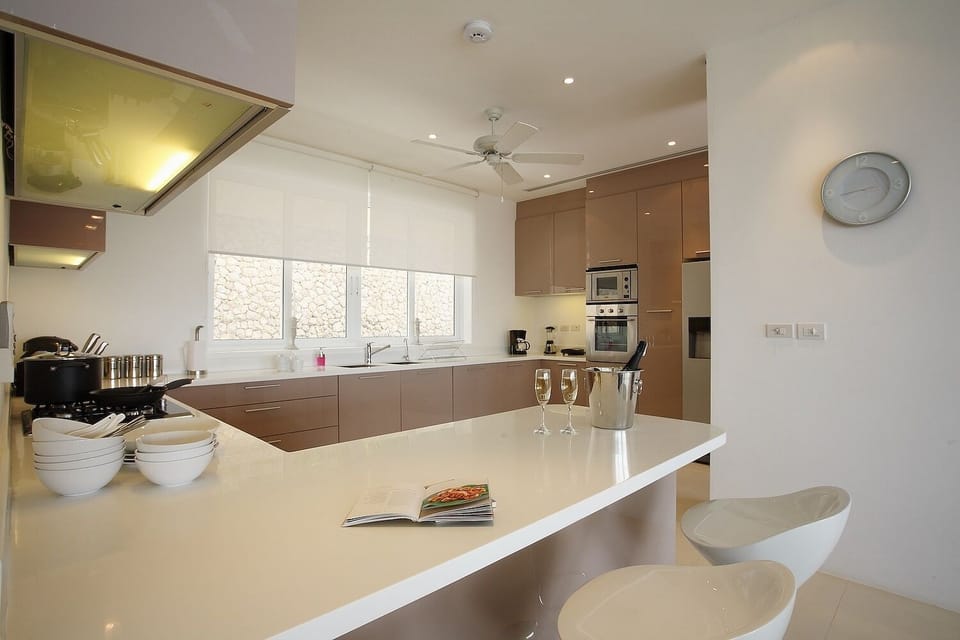 Fully Fitted & equipped Western Kitchen