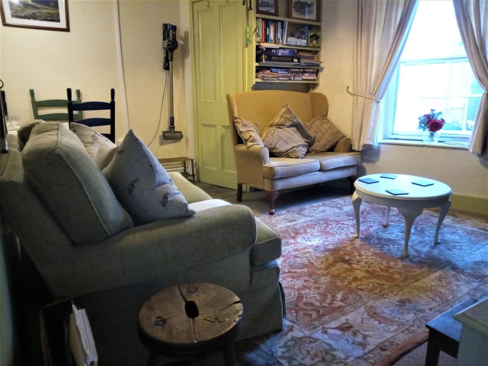 Lounge with two 2-seater sofas.