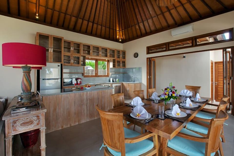 Luxury 4 Bedroom Villa Near Canggu Club