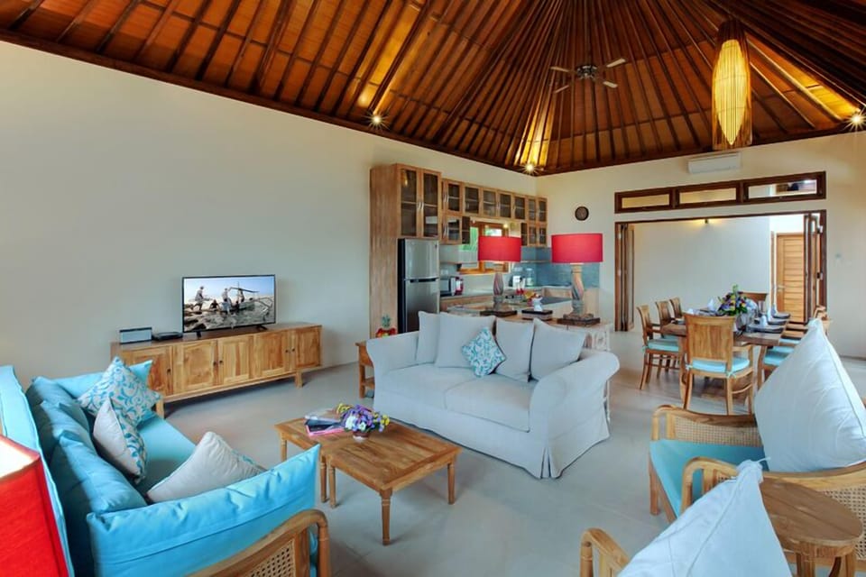 Luxury 4 Bedroom Villa Near Canggu Club