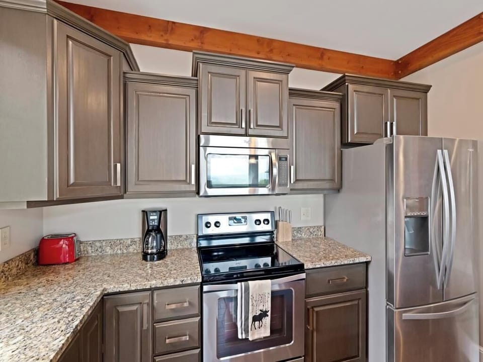 Kitchen--- Granite Counter-tops, Stainless Steel