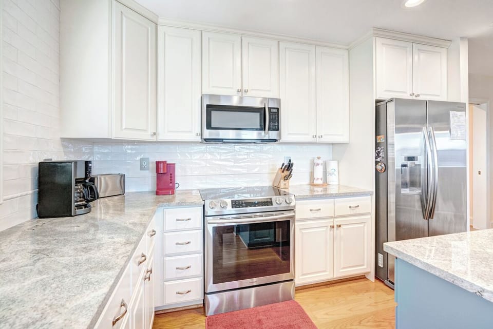 Kitchen--- Granite Counter-tops, Stainless Steel