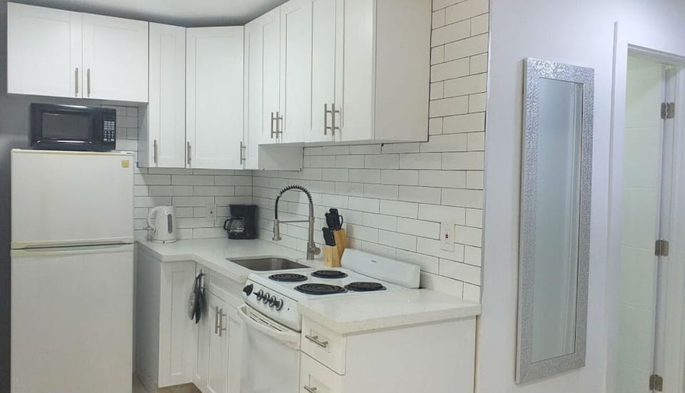 Fully equipped kitchen with all the necessities that will make you feel at home.