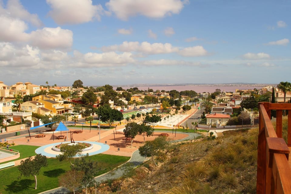 New Los Balcones Park (5 minutes walk) Inc green zones, football pitch play area