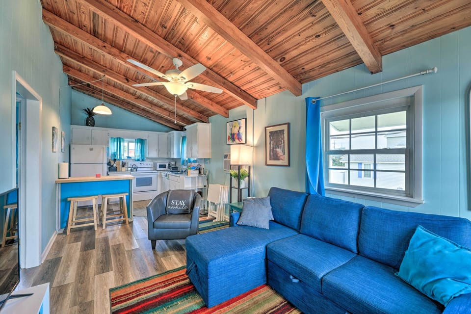 Living Room | Smart TV | Wall-Unit A/C