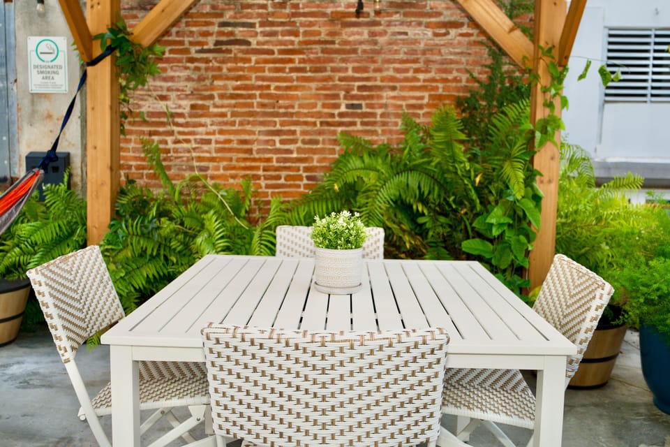 Outdoor dining
