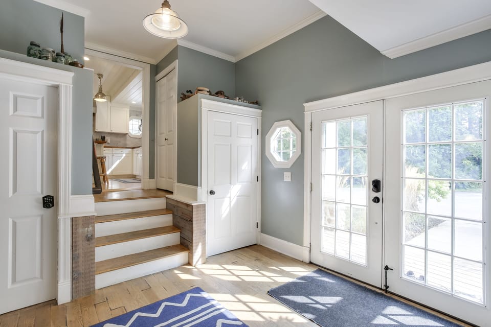 Entryway. 2 closets. 1 full bath. access to garage and basement(off limits)
