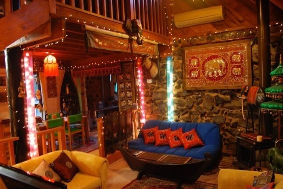 Downstairs lounge 