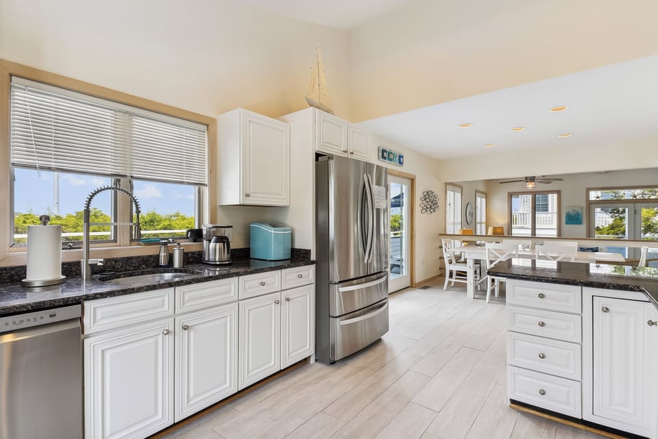 Main Level,Kitchen,