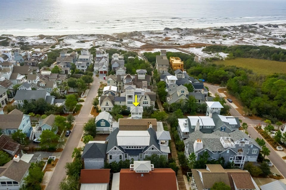 Just a Few Minute Walk to the Beach!