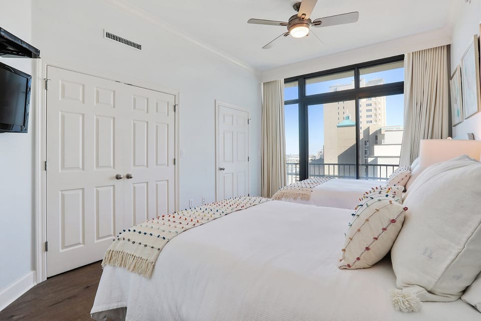 Phoenix West 809 2nd bedroom