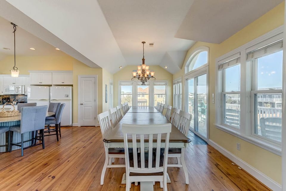 Top-Level Dining Room with Table (seats 14)