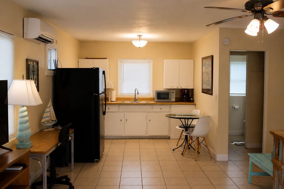 Our full kitchen and dining area to relax and enjoy.