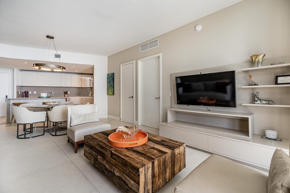 Ocean front 2 bed 29th floor Miami (2933)