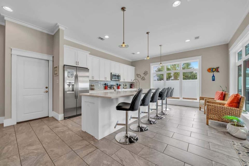 1st Floor Well Appointed Kitchen with Eat in Kitchen Bar